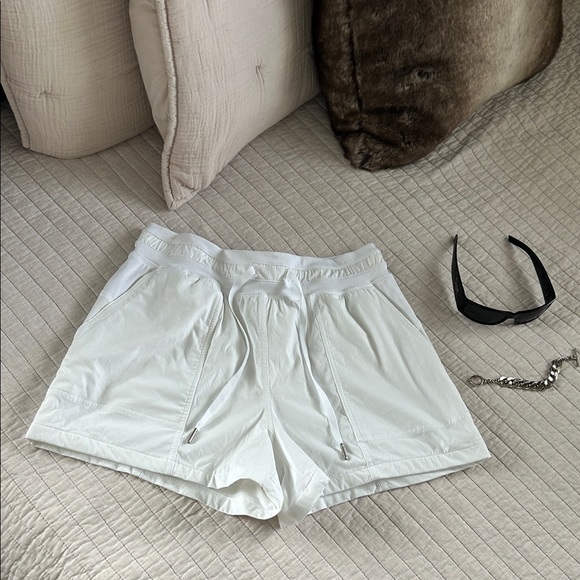 Lululemon dance studio white high rise lined casual shorts 6 - Picture 2 of 14